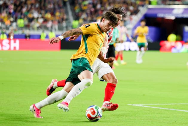 June 25, 2026, Santa Clara, California, USA: Santa Clara, USA - June 25 2026: Jordan Bos 5 of Australia and MatoÂ­as Galarza 23 of Paraguay compete during a FIFA World Cup, WM, Weltmeisterschaft, Fussball group match between Paraguay and Australia at San Francisco Bay Area Stadium World Cup 2026: Group D: Paraguay 0:0 Australia  - ZUMAp121 20260625_zsp_p121_052 Copyright: xChrisxPutnamx