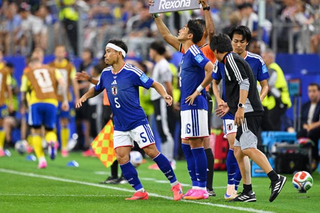 (L-R) Yuto Nagatomo (JPN), Tsuyoshi Watanabe (JPN), JUNE 25, 2026 - Football Soccer : FIFA World Cup, WM, Weltmeisterschaft, Fussball 2026 Group F match between Japan 1-1 Sweden at Dallas Stadium in Arlington, Texas, USA.  aflo_335824648 KenjiroxMatsuox