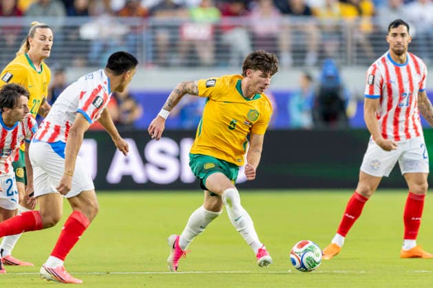 SANTA CLARA, CA - JUNE 25: Jordan Bos 5 of Australia crosses the ball during the FIFA World Cup, WM, Weltmeisterschaft, Fussball Group D match between Paraguay and Australia on June 25, 2026 at San Francisco Bay Area Stadium in Santa Clara, CA. (Photo by Bob Kupbens Icon Sportswire) SOCCER: JUN 25 FIFA World Cup 26 Group D - Paraguay vs Australia EDITORIAL USE ONLY Icon260625070