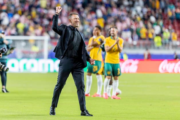 SANTA CLARA, CA - JUNE 25: Tony Popovic of Australia celebrates after the FIFA World Cup, WM, Weltmeisterschaft, Fussball Group D match between Paraguay and Australia on June 25, 2026 at San Francisco Bay Area Stadium in Santa Clara, CA. (Photo by Bob Kupbens Icon Sportswire) SOCCER: JUN 25 FIFA World Cup 26 Group D - Paraguay vs Australia EDITORIAL USE ONLY Icon260625074