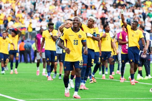 June 25, 2026, East Rutherford, Nj, United States of America: Moises Caicedo player of Ecuador celebrates qualifying for the knockout stage after defeating Germany 2-1 in the third round of Group E of the 2026 FIFA World Cup, WM, Weltmeisterschaft, Fussball group stage at New York New Jersey Stadium, in East Rutherford, United States, on Thursday, June 25, 2026.(Foto: Brazil Photo Press Brazil Photo Press) INTERNATIONAL East Rutherford United States of America - ZUMAv122 0860056486st Copyright: xWilliamxVolcovx