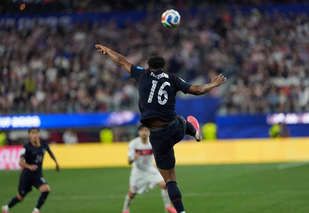 Turkiye v USA - FIFA World Cup, WM, Weltmeisterschaft, Fussball 2026 - Group D LOS ANGELES, CALIFORNIA - JUNE 25: Alex Freeman of USA in action during the 2026 FIFA World Cup First Stage Group D match between Turkiye and USA at the Los Angeles Stadium (SoFi Stadium) in Inglewood, California, United States on June 25, 2026. Tayfun Coskun Anadolu California United States. Editorial use only. Please get in touch for any other usage.  Copyright: x2026xAnadoluxTayfunxCoskunx