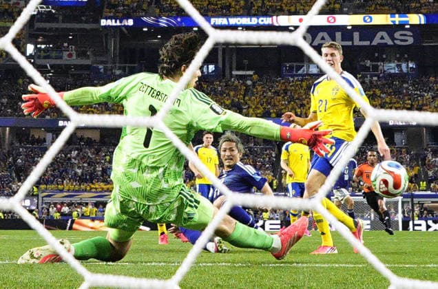 Football: 2026 World Cup Japan s Daizen Maeda (C) scores the opening goal in the second half of a World Cup Group F football match against Sweden at Dallas Stadium in Arlington, Texas, on June 25, 2026.  A14AA0005620284P