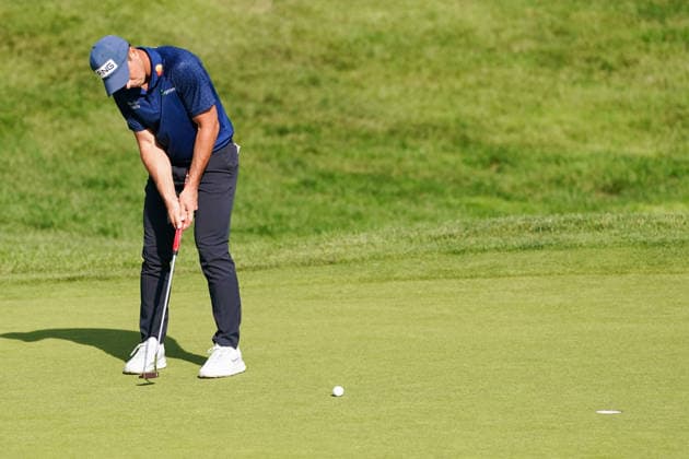 June 25, 2026, Cromwell, Connecticut, USA: Viktor Hovland (NOR) putts the 18th green during the first round of the 2026 Travelers Championship at TPC River Highlands. Cromwell USA - ZUMAw109 20260625_fap_w109_041 Copyright: xDebbyxWongx