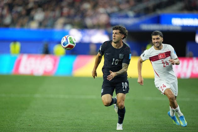 RECORD DATE NOT STATED 25th June 2026; SoFi Stadium, Los Angeles, California, United States of America; FIFA World Cup, WM, Weltmeisterschaft, Fussball Football, Turkey versus United States of America; Christian Pulisic of United States sprints forward with the ball AlecxBrown
