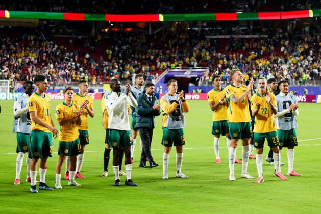 June 25, 2026, Santa Clara, California, USA: Santa Clara, USA - June 25 2026: Australia bench celebrate qualifying to the next stage after a FIFA World Cup, WM, Weltmeisterschaft, Fussball group match against Paraguay at San Francisco Bay Area Stadium Santa Clara USA - ZUMAp121 20260625_zsp_p121_096 Copyright: xChrisxPutnamx