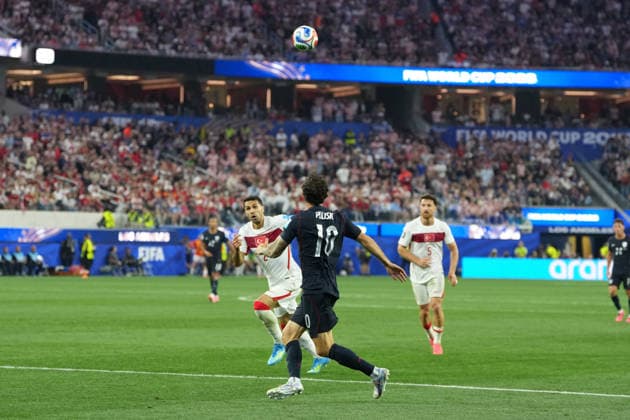 RECORD DATE NOT STATED 25th June 2026; SoFi Stadium, Los Angeles, California, United States of America; FIFA World Cup, WM, Weltmeisterschaft, Fussball Football, Turkey versus United States of America; Christian Pulisic of United States looks to bring the ball under control AlecxBrown