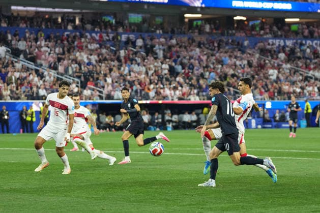 RECORD DATE NOT STATED 25th June 2026; SoFi Stadium, Los Angeles, California, United States of America; FIFA World Cup, WM, Weltmeisterschaft, Fussball Football, Turkey versus United States of America; Christian Pulisic of United States sprints forward with the ball AlecxBrown