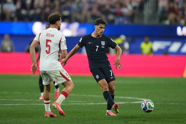 RECORD DATE NOT STATED 25th June 2026; SoFi Stadium, Los Angeles, California, United States of America; FIFA World Cup, WM, Weltmeisterschaft, Fussball Football, Turkey versus United States of America; Gio Reyna of United States knocks the ball into space AlecxBrown