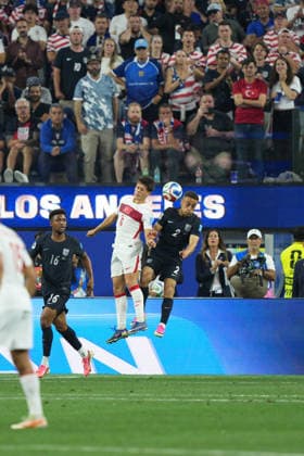 RECORD DATE NOT STATED 25th June 2026; SoFi Stadium, Los Angeles, California, United States of America; FIFA World Cup, WM, Weltmeisterschaft, Fussball Football, Turkey versus United States of America; Arda Guler of Turkey and Sergino Dest of United States challenge for a header AlecxBrown