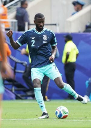 Fussball , Weltmeisterschaft 2026, FIFA WM 2026, Fussball World Cup , Canada USA, Mexico-2026, Ecuador vs Deutschland Ecuador vs Germany Gruppenphase, Gruppen E , 25..06.2026, Metlife Stadium New York-New Jersey Antonio Rüdiger Deutschland, Germany, GER Aktion Einzelbild, Foto Chai von der Laage FIFA regulations prohibit any use of photographs as image sequences and or quasi-video. EDITORIAL USE ONLY, *** Soccer, 2026 World Cup, FIFA World Cup 2026, Soccer World Cup, Canada, USA, Mexico 2026, Ecuador vs. Germany, Group Stage, Group E, June 25, 2026, MetLife Stadium, New York, New Jersey, Antonio Rüdiger, Germany, GER, Action, Still Image, Photo by Chai von der Laage. FIFA regulations prohibit any use of photographs as image sequences and or quasi-video. EDITORIAL USE ONLY,