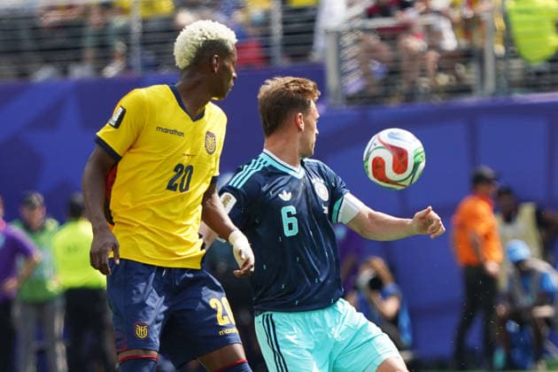 Fussball , Weltmeisterschaft 2026, FIFA WM 2026, Fussball World Cup , Canada USA, Mexico-2026, Ecuador vs Deutschland Ecuador vs Germany Gruppenphase, Gruppen E , 25..06.2026, Metlife Stadium New York-New Jersey Nilson Angulo, Ecuador , Joshua Kimmich Deutschland Foto Chai von der Laage FIFA regulations prohibit any use of photographs as image sequences and or quasi-video. EDITORIAL USE ONLY, *** Soccer, 2026 World Cup, FIFA World Cup 2026, Soccer World Cup, Canada, USA, Mexico 2026, Ecuador vs. Germany, Group Stage, Group E, June 25, 2026, MetLife Stadium, New York, New Jersey, Nilson Angulo, Ecuador, Joshua Kimmich, Germany, Photo by Chai von der Laage. FIFA regulations prohibit any use of photographs as image sequences and or quasi-video. EDITORIAL USE ONLY,