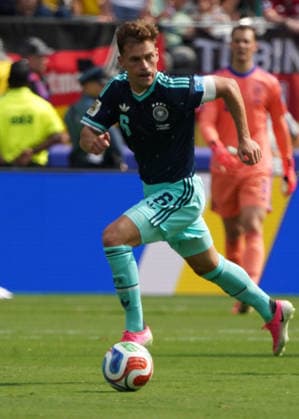 Fussball , Weltmeisterschaft 2026, FIFA WM 2026, Fussball World Cup , Canada USA, Mexico-2026, Ecuador vs Deutschland Ecuador vs Germany Gruppenphase, Gruppen E , 25..06.2026, Metlife Stadium New York-New Jersey Joshua Kimmich Deutschland, Germany, GER Aktion Einzelbild, Foto Chai von der Laage FIFA regulations prohibit any use of photographs as image sequences and or quasi-video. EDITORIAL USE ONLY, *** Soccer, 2026 World Cup, FIFA World Cup 2026, Soccer World Cup, Canada, USA, Mexico 2026, Ecuador vs. Germany, Group Stage, Group E, June 25, 2026, MetLife Stadium, New York, New Jersey, Joshua Kimmich, Germany, GER, Action, Still Image, Photo by Chai von der Laage. FIFA regulations prohibit any use of photographs as image sequences and or quasi-video. EDITORIAL USE ONLY,