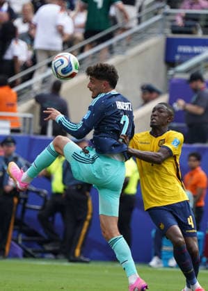 Fussball , Weltmeisterschaft 2026, FIFA WM 2026, Fussball World Cup , Canada USA, Mexico-2026, Ecuador vs Deutschland Ecuador vs Germany Gruppenphase, Gruppen E , 25..06.2026, Metlife Stadium New York-New Jersey Kai Havertz Deutschland, Germany, GER , Joel Ordonez Ecuador Foto Chai von der Laage FIFA regulations prohibit any use of photographs as image sequences and or quasi-video. EDITORIAL USE ONLY, *** Soccer, 2026 World Cup, FIFA World Cup 2026, Soccer World Cup, Canada, USA, Mexico 2026, Ecuador vs. Germany, Group Stage, Group E, June 25, 2026, MetLife Stadium, New York, New Jersey; Kai Havertz, Germany, GER; Joel Ordonez, Ecuador; Photo by Chai von der Laage. FIFA regulations prohibit any use of photographs as image sequences and or quasi-video. EDITORIAL USE ONLY,