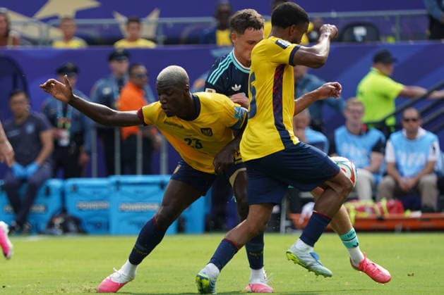 Fussball , Weltmeisterschaft 2026, FIFA WM 2026, Fussball World Cup , Canada USA, Mexico-2026, Ecuador vs Deutschland Ecuador vs Germany Gruppenphase, Gruppen E , 25..06.2026, Metlife Stadium New York-New Jersey pedro vite moises caicedo, Florian Wirtz Deutschland, Germany, GER moises, Foto Chai von der Laage FIFA regulations prohibit any use of photographs as image sequences and or quasi-video. EDITORIAL USE ONLY, *** Soccer, 2026 World Cup, FIFA World Cup 2026, Soccer World Cup, Canada, USA, Mexico 2026, Ecuador vs. Germany, Group Stage, Group E, June 25, 2026, MetLife Stadium, New York, New Jersey, Pedro Vite, Moises Caicedo, Florian Wirtz, Germany, GER, Moises, Photo by Chai von der Laage. FIFA regulations prohibit any use of photographs as image sequences and or quasi-video. EDITORIAL USE ONLY,