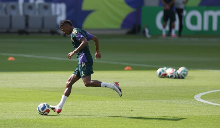 (260626) -- HOUSTON, June 26, 2026 -- Nasser Aldawsari of Saudi Arabia is seen before a training session at the FIFA World Cup, WM, Weltmeisterschaft, Fussball 2026 in Houston, the United States, on June 25, 2026. ) (SP)U.S.-HOUSTON-FOOTBALL-FIFA WORLD CUP-TRAINING-SAUDI ARABIA LixMing 