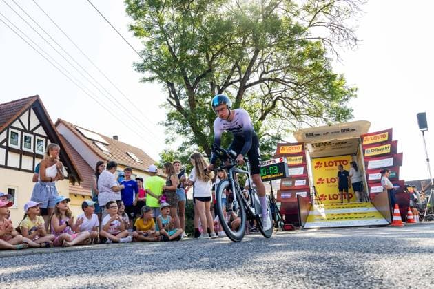 26.06.2026, GER, Rennrad, Maenner Frauen Junioren, Saison 2026, Rad DM 26 German Cycling Deutsche Meisterschaften, Einzelzeitfahren Rund um Streufdorf Gemeinde Straufhain Zeno Levi Winter (CT Tirol KTM Cycling Team) 3 Tage sommerliches Rekordwochenende mit Temperaturen bis zu 38Grad stellten die Rahmenbedingungen für die Rad DM 26. Am Freitag stand das Einzelzeitfahren der Männer über 41km 413hm sowie der Frauen über 26,2km 215hm an. 98646 Streufdorf Simmershausen Bundesstrasse L1134 K505 L26 Thüringen Deutschland *** June 26, 2026, GER, Road Bike, Men, Women, Juniors, 2026 Season, German Cycling Championships (DM 26), Individual Time Trial Around Streufdorf, Municipality of Straufhain, Zeno Levi, Winter CT Tirol, KTM Cycling Team. A three-day summer record-breaking weekend with temperatures reaching up to 38 degrees set the stage for the 2026 German Cycling Championships. On Friday, the men’s individual time trial over 41 km (413 m elevation gain) as well as the women’s race over 26.2 km with 215 m of elevation gain, took place in 98646 Streufdorf, Simmershausen, on Federal Highway L1134, K505, and L26, Thuringia, Germany