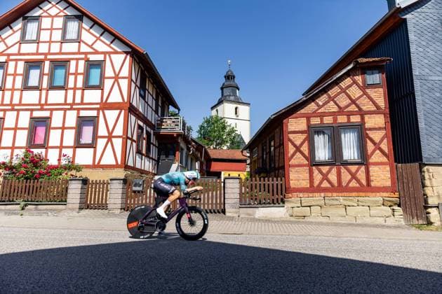 26.06.2026, GER, Rennrad, Maenner Frauen Junioren, Saison 2026, Rad DM 26 German Cycling Deutsche Meisterschaften, Einzelzeitfahren Rund um Streufdorf Gemeinde Straufhain Paul-Felix Petry (CT REMBE rad-net) 3 Tage sommerliches Rekordwochenende mit Temperaturen bis zu 38Grad stellten die Rahmenbedingungen für die Rad DM 26. Am Freitag stand das Einzelzeitfahren der Männer über 41km 413hm sowie der Frauen über 26,2km 215hm an. 98646 Streufdorf Simmershausen Bundesstrasse L1134 K505 L26 Thüringen Deutschland *** June 26, 2026, GER, Road Bike, Men, Women, Juniors, 2026 Season, Rad DM 26 German Cycling Championships, Individual Time Trial Around Streufdorf, Municipality of Straufhain, Paul Felix Petry, CT REMBE, rad net. A three-day summer record-breaking weekend with temperatures up to 38 degrees set the stage for the 26th German Cycling Championships. On Friday, the men’s individual time trial over 41 km (413 m elevation gain) and the women’s over 26.2 km with 215 hm. 98646 Streufdorf, Simmershausen, Federal Highway L1134, K505, L26, Thuringia, Germany