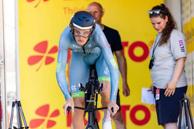 Sport Bilder des Tages 26.06.2026, GER, Rennrad, Maenner Frauen Junioren, Saison 2026, Rad DM 26 German Cycling Deutsche Meisterschaften, Einzelzeitfahren Rund um Streufdorf Gemeinde Straufhain Tim Glossner (CT Benotti Berthold) 3 Tage sommerliches Rekordwochenende mit Temperaturen bis zu 38Grad stellten die Rahmenbedingungen für die Rad DM 26. Am Freitag stand das Einzelzeitfahren der Männer über 41km 413hm sowie der Frauen über 26,2km 215hm an. 98646 Streufdorf Simmershausen Bundesstrasse L1134 K505 L26 Thüringen Deutschland *** June 26, 2026, GER, Road Bike, Men, Women, Juniors, 2026 Season, Rad DM 26 German Cycling Championships, Individual Time Trial Around Streufdorf, Municipality of Straufhain, Tim Glossner, CT Benotti Berthold. A three-day summer record-breaking weekend with temperatures reaching up to 38 degrees set the stage for the 26th German Cycling Championships. On Friday, the men’s individual time trial over 41 km (413 m elevation gain) took place, as well as the women’s race over 26.2 km with 215 hm. 98646 Streufdorf, Simmershausen, Federal Highway L1134, K505, L26, Thuringia, Germany