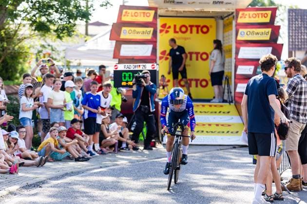 26.06.2026, GER, Rennrad, Maenner Frauen Junioren, Saison 2026, Rad DM 26 German Cycling Deutsche Meisterschaften, Einzelzeitfahren Rund um Streufdorf Gemeinde Straufhain Paul Fietzke (CT Red Bull - BORA - hansgrohe Rookies) 3 Tage sommerliches Rekordwochenende mit Temperaturen bis zu 38Grad stellten die Rahmenbedingungen für die Rad DM 26. Am Freitag stand das Einzelzeitfahren der Männer über 41km 413hm sowie der Frauen über 26,2km 215hm an. 98646 Streufdorf Simmershausen Bundesstrasse L1134 K505 L26 Thüringen Deutschland *** June 26, 2026, GER, Road Bike, Men, Women, Juniors, 2026 Season, Rad DM 26 German Cycling Championships, Individual Time Trial Around Streufdorf, Municipality of Straufhain, Paul Fietzke, CT Red Bull BORA hansgrohe Rookies. A three-day summer record-breaking weekend with temperatures reaching up to 38 degrees set the stage for the 2026 German Cycling Championships. On Friday, the men’s individual time trial over 41 km 413 hm, as well as the women’s race over 26.2 km (215 hm), took place in 98646 Streufdorf, Simmershausen, on Federal Highway L1134, K505, and L26, Thuringia, Germany