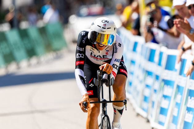 26.06.2026, GER, Rennrad, Maenner Frauen Junioren, Saison 2026, Rad DM 26 German Cycling Deutsche Meisterschaften, Einzelzeitfahren Rund um Streufdorf Gemeinde Straufhain Nils Politt (UAE Team Emirates) 3 Tage sommerliches Rekordwochenende mit Temperaturen bis zu 38Grad stellten die Rahmenbedingungen für die Rad DM 26. Am Freitag stand das Einzelzeitfahren der Männer über 41km 413hm sowie der Frauen über 26,2km 215hm an. 98646 Streufdorf Simmershausen Bundesstrasse L1134 K505 L26 Thüringen Deutschland *** June 26, 2026, GER, Road Bike, Men, Women, Juniors, 2026 Season, Rad DM 26 German Cycling Championships, Individual Time Trial Around Streufdorf, Municipality of Straufhain, Nils Politt, UAE Team Emirates. A three-day summer record-breaking weekend with temperatures reaching up to 38 degrees set the stage for the 26th German Cycling Championships. On Friday, the men’s individual time trial over 41 km (413 hm) and the women’s over 26.2 km and 215 m of elevation gain, took place at 98646 Streufdorf, Simmershausen, on Federal Highway L1134, K505, and L26 in Thuringia, Germany