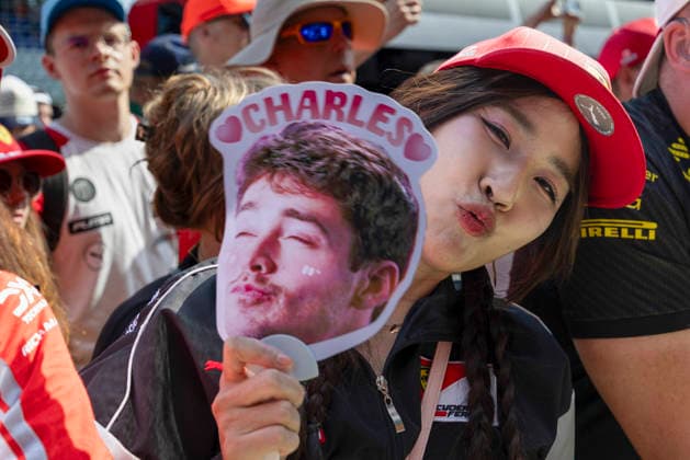 F1 Rolex Austrian Grand Prix - Media Day Paddock Atmosphere Supporters during the Media Day of Formula 1 Rolex Austrian Grand Prix 2026 at Red Bull Ring in Spielberg, Austria. Round 10 of the 2026 FIA Formula One World Championship, WM, Weltmeisterschaft held June 26-28, 2026. The Red Bull Ring in Spielberg, set amid the scenic hills of Styria, is one of the shorter circuits on the calendar yet delivers intense wheel-to-wheel racing. hoto by Alessio De Marco ABACAPRESS.COM Spielberg Styria Austria  Copyright: xDexMarcoxAlessio ABACAx