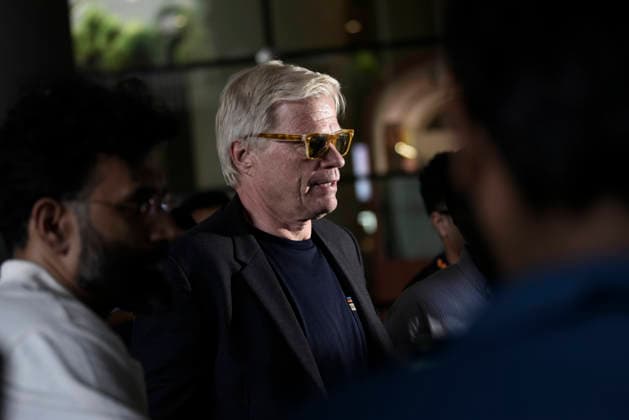Oliver Kahn Lands In Mumbai Oliver Kahn, former German goalkeeper, arrives at Chhatrapati Shivaji International Airport during the FIFA World Cup, WM, Weltmeisterschaft, Fussball in Mumbai, India, on June 26, 2026. Mumbai India  Copyright: xIndranilxAdityax originalFilename:aditya-notitle260626_npybu.jpg