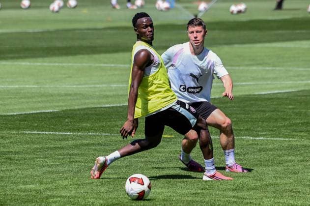 Abdoulie Ceesay Rasmussen Mathias ( Pauli ) Deutschland , Hamburg , Trainingsgelände an der Kollaustrasse , Fussball , 2. Bundesliga , FC St Pauli *** Abdoulie Ceesay Rasmussen Mathias Pauli Germany, Hamburg, Training Facility on Kollaustrasse, Soccer, 2. Bundesliga, FC St. Pauli