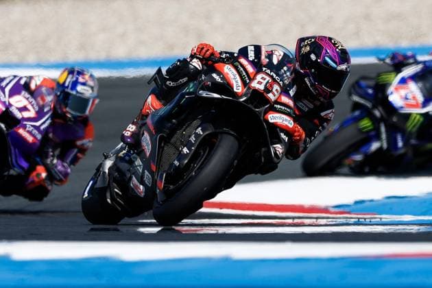 ASSEN - Jorge Martin (SPA) on his Aprilia (c) during Moto GP practice ahead of the 95th edition of the Assen TT. VINCENT JANNINK ANP xVIxANPxSportx xxANPxIVx 562062830 originalFilename: 562062830.jpg