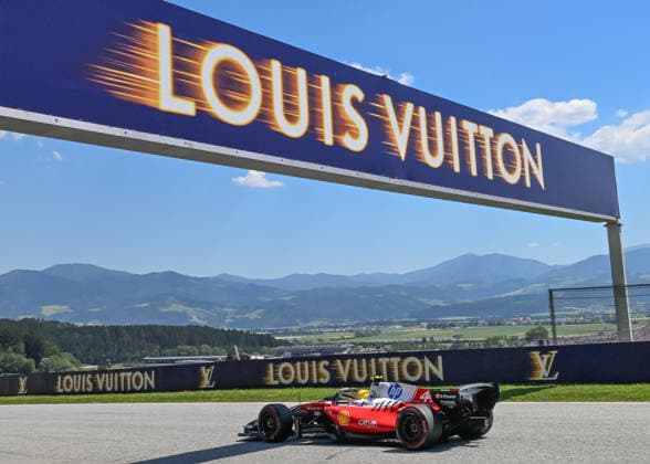 F1 Grand Prix Of Austria - Practice SPIELBERG, AUSTRIA - JUNE 26: Lewis Hamilton of United Kingdom and Scuderia Ferrari drives on track during the Free Practice 1 session of the F1 Grand Prix of Austria at Red Bull Ring on June 26, 2026 in Spielberg, Austria. Spoelberg Austria  Copyright: xArturxWidakx originalFilename:widak-f1grandp260626_npxcI.jpg