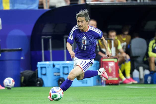 ARLINGTON, TX - JUNE 25: Daizen Maeda 11 of Japan races after a loose ball during the FIFA World Cup, WM, Weltmeisterschaft, Fussball 2026 Group F match between Japan and Sweden on June 25, 2026, at Dallas Stadium in Dallas, Texas. (Photo by David Buono Icon Sportswire) SOCCER: JUN 25 FIFA World Cup 26 Group F - Japan vs Sweden EDITORIAL USE ONLY Icon260623117