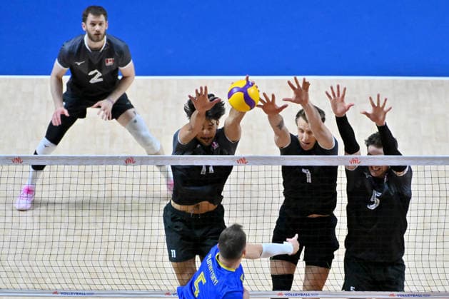 LJUBLJANA, SLOVENIA - JUNE 26: Oleh Plotrytskyi of Ukraine (C) in action against Canada block during the FIVB Men s Volleyball Nations League match between Ukraine and Canada at Arena Stozice, Ljubljana on June 26, 2026 in Ljubljana, Slovenia. (Photo by Igor Kupljenik Sports Press Photo).  Copyright: xIgorxKupljenikx xSPPx Sportspressphoto_SPR177411