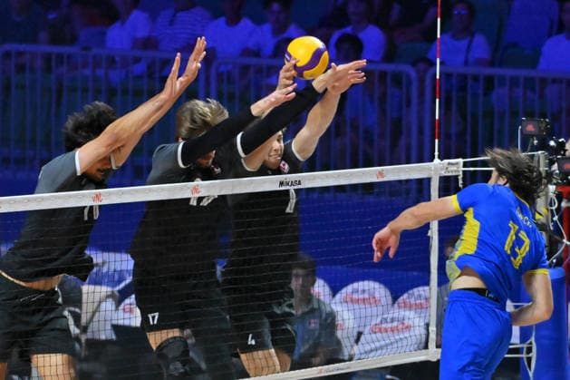LJUBLJANA, SLOVENIA - JUNE 26: Vasyl Tupchii of Ukraine (R) in action against Mason Greves of Canada (2R) during the FIVB Men s Volleyball Nations League match between Ukraine and Canada at Arena Stozice, Ljubljana on June 26, 2026 in Ljubljana, Slovenia. (Photo by Igor Kupljenik Sports Press Photo).  Copyright: xIgorxKupljenikx xSPPx Sportspressphoto_SPR177419
