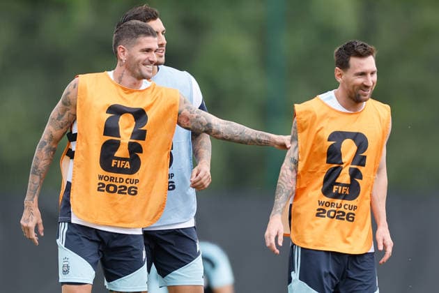 Argentina s Rodrigo de Paul, Paredes and Lionel Messi attend a training session of the team at Compass Minerals National Performance Center, in Kansas City, USA, 26 June 2026. Argentina s training session !ACHTUNG: NUR REDAKTIONELLE NUTZUNG!  Copyright: xJUANxIGNACIOxRONCORONIx GRAF6503 20260626-55020721346_1