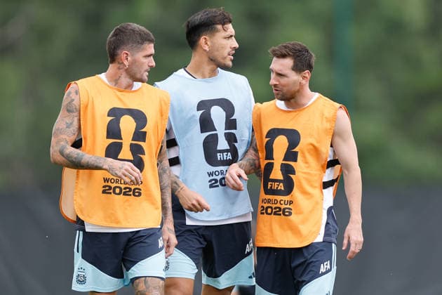 Argentina s Rodrigo de Paul, Paredes and Lionel Messi attend a training session of the team at Compass Minerals National Performance Center, in Kansas City, USA, 26 June 2026. Argentina s training session !ACHTUNG: NUR REDAKTIONELLE NUTZUNG!  Copyright: xJUANxIGNACIOxRONCORONIx GRAF6489 20260626-55020721343_1