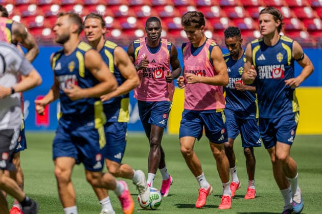 260626 Ken Sema and Taha Ali of the Swedish national football team at a training session during day 16 of the FIFA World Cup, WM, Weltmeisterschaft, Fussball 2026 on June 26, 2026 in Dallas. Photo: Petter Arvidson BILDBYRAN kod PA PA1260 fotboll football soccer fotball vm fotbolls-vm fotball-vm fotbolls-vm 2026 fifa world cup 2026 träning practice training sverige sweden sverige a day 16 bbeng *** 260626 Ken Sema and Taha Ali of the Swedish national soccer team at a training session on day 16 of the 2026 FIFA World Cup on June 26, 2026 in Dallas. Photo by Petter Arvidson, BILDBYRAN. Code: PA PA1260. soccer, football, soccer World Cup, 2026 FIFA World Cup, training, Sweden, Sweden A, Day 16 bbeng  Copyright: PETTERxARVIDSON BB260626PA011