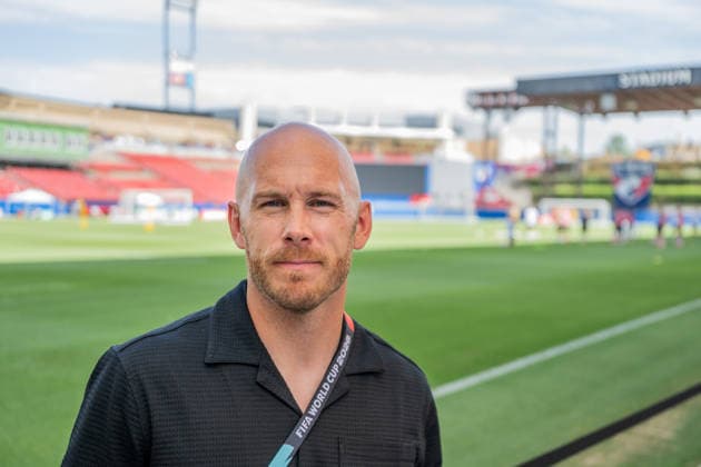 260626 Magnus Eriksson of Swedish broadcaster SVT at a training session with the Swedish national football team during day 16 of the FIFA World Cup, WM, Weltmeisterschaft, Fussball 2026 on June 26, 2026 in Dallas. Photo: Petter Arvidson BILDBYRAN kod PA PA1260 fotboll football soccer fotball vm fotbolls-vm fotball-vm fotbolls-vm 2026 fifa world cup 2026 träning practice training sverige sweden sverige a day 16 bbeng *** 260626 Magnus Eriksson of Swedish broadcaster SVT at a training session with the Swedish national soccer team during Day 16 of the 2026 FIFA World Cup on June 26, 2026 in Dallas. Photo by Petter Arvidson, BILDBYRAN. Code: PA PA1260. soccer, football, fotball, World Cup, FIFA World Cup 2026, training, Sweden, Sweden A, day 16 bbeng  Copyright: PETTERxARVIDSON BB260626PA024