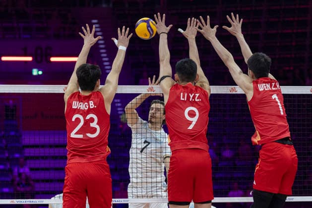 VNL China - Argentina 26.06.2026 volleyball, Gliwice , Arena Pre Zero , Mens Volleyball Nations League 2026 FIVB VNL (siatkowka, Liga Narodow), game , match China - Argentina image shows: Bin Wang (L) Luciano Palonsky (2L) Yongzhen Li (2R) Zihua Wen (R) photo Katarzyna Plewczynska Fotostyk Copyright: xKatarzynaxPlewczynskax 20260626-n-KAPL2352