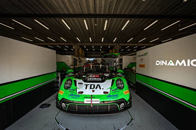 AUTOMOBILE : 24 Heures de SPA Francorchamps - 26 06 2026 54 Dinamic GT (ITA) Porsche 911 GT3 R EVO (SILVER) driven by Tanart SATHIENTHIRAKUL (TLD) Francesco SIMONAZZI (ITA) Angus WHITESIDE (GBR) Loris CABIROU (FRA), during the CrowdStrike 24 Hours of SPA, 4th round of the GT World Challenge Europe Championship (SRO) on the SPA Francorchamps circuit in Belgium The 26th June 2026. SPA-FRANCORCHAMPSBelgium  Copyright: xMPSxAGENCYx