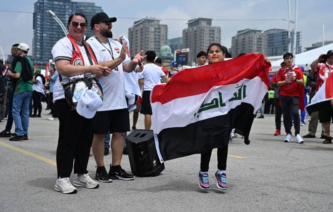 RECORD DATE NOT STATED FIFA World Cup, WM, Weltmeisterschaft, Fussball 2026 - Group I - Senegal vs Iraq Supporters of Itaq pose for photos as they make their way to the stadium ahead of the FIFA World Cup 2026 group stage match Senegal against Iraq, in Toronto, Canada, 26 June 2026. TORONTO United States  Copyright: xEDUARDOxLIMAx