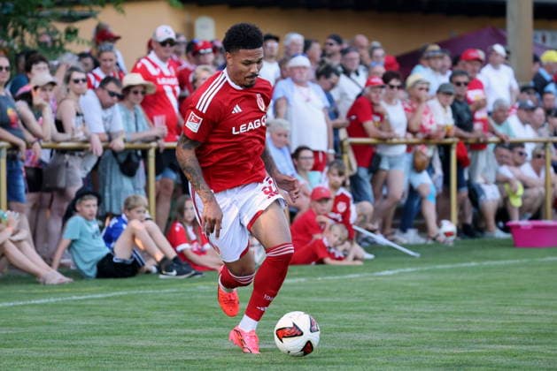 31 Justin Butler (Energie Cottbus) Fussball Testspiel 2026 2027 SV Lok Calau - FC Energie Cottbus *** 31 Justin Butler Energie Cottbus Soccer Friendly Match 2026 2027 SV Lok Calau FC Energie Cottbus