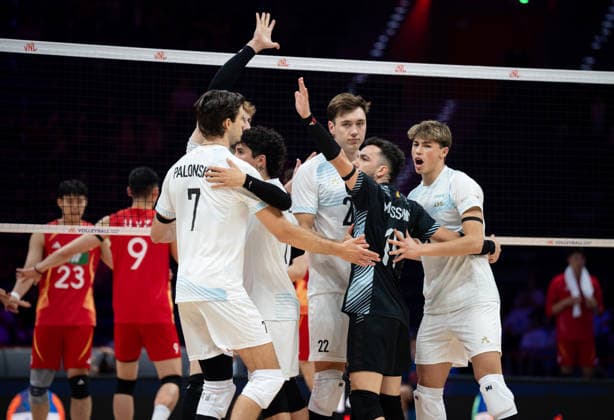China V Argentina - VNL 2026 Men s Volleyball Nations League. Argentina players celebrate after scoring a point during the Men s VNL FIVB Volleyball Nations League match between China and Argentina at PreZero Arena in Gliwice, Poland, on June 26, 2026. Gliwice Poland  Copyright: xMarcinxGolbax originalFilename:golba-chinavar260626_npvuD.jpg
