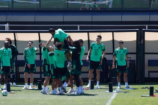 FIFA World Cup, WM, Weltmeisterschaft, Fussball 2026 - Mexico s training session Mexico s players participate in a training session of Mexico s national team, Nationalteam in Mexico City, Mexico, 26 June 2026. Mexico City Mexico  Copyright: xSASHENKAxGUTIERREZx