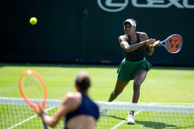 Lexus Eastbourne Open - Day Five Asia Muhammad of the United States plays with partner Fanny Stollar of Hungary during their semifinal doubles match against Gabriela Dabrowski of Canada and Luisa Stefani of Brazil at the 2026 Lexus Eastbourne Open Women s tennis tournament at the Devonshire Park Lawn Tennis Club in Eastbourne, England, on June 26, 2026. Eastbourne United Kingdom  Copyright: xOwenxHammondx originalFilename:hammond-2026lexu260626_npyVy.jpg
