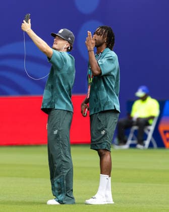 SOCCER - FIFA World Cup, WM, Weltmeisterschaft, Fussball 2026 KANSAS CITY,MISSOURI,USA,26.JUN.26 - SOCCER - FIFA World Cup 2026, group stage, Algeria vs Austria, preview, pitch walk team AUT. Image shows Paul Wanner and Carney Chukwuemeka (AUT).  GEPAxpictures xArminxRauthner