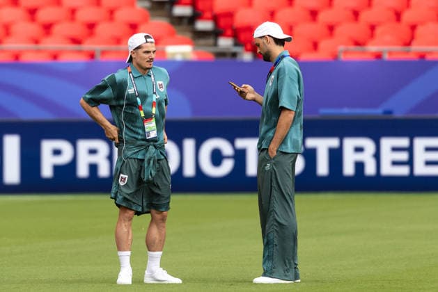 SOCCER - FIFA World Cup, WM, Weltmeisterschaft, Fussball 2026 KANSAS CITY,MISSOURI,USA,26.JUN.26 - SOCCER - FIFA World Cup 2026, group stage, Algeria vs Austria, preview, pitch walk team AUT. Image shows Marcel Sabitzer and Florian Grillitsch (AUT).  GEPAxpictures xArminxRauthner