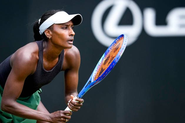 Lexus Eastbourne Open - Day Five Asia Muhammad of the United States plays with partner Fanny Stollar of Hungary during their semifinal doubles match against Gabriela Dabrowski of Canada and Luisa Stefani of Brazil at the 2026 Lexus Eastbourne Open Women s tennis tournament at the Devonshire Park Lawn Tennis Club in Eastbourne, England, on June 26, 2026. Eastbourne United Kingdom  Copyright: xOwenxHammondx originalFilename:hammond-2026lexu260626_np9cw.jpg
