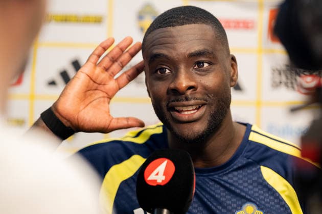 260626 Ken Sema of the Swedish men s national football team in the mixed zone after a training session during day 16 of the FIFA World Cup, WM, Weltmeisterschaft, Fussball 2026 on June 26, 2026 in Dallas. Photo: Petter Arvidson BILDBYRAN kod PA PA1261 fotboll football soccer fotball vm fotbolls-vm fotball-vm fotbolls-vm 2026 fifa world cup 2026 mixed zone sverige sweden sverige a day 16 bbeng *** June 26, 2026: Ken Sema of the Swedish men’s national soccer team in the mixed zone after a training session on Day 16 of the 2026 FIFA World Cup on June 26, 2026 in Dallas. Photo by Petter Arvidson, BILDBYRAN. Code: PA PA1261. soccer, football, soccer World Cup, 2026 FIFA World Cup, mixed zone, Sweden, Sweden A, Day 16 bbeng  Copyright: PETTERxARVIDSON BB260626PA050