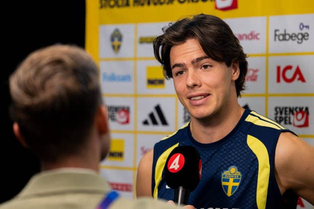 260626 Goalkeeper Jacob Widell Zetterström of the Swedish men s national football team in the mixed zone after a training session during day 16 of the FIFA World Cup, WM, Weltmeisterschaft, Fussball 2026 on June 26, 2026 in Dallas. Photo: Petter Arvidson BILDBYRAN kod PA PA1261 fotboll football soccer fotball vm fotbolls-vm fotball-vm fotbolls-vm 2026 fifa world cup 2026 mixed zone sverige sweden sverige a day 16 bbeng *** June 26, 2026: Goalkeeper Jacob Widell Zetterström of the Swedish men’s national soccer team in the mixed zone after a training session on Day 16 of the 2026 FIFA World Cup on June 26, 2026 in Dallas. Photo by Petter Arvidson, BILDBYRAN. Code: PA PA1261. soccer, football, fotball, World Cup, FIFA World Cup 2026, mixed zone, Sweden, Sweden A, Day 16 bbeng  Copyright: PETTERxARVIDSON BB260626PA051