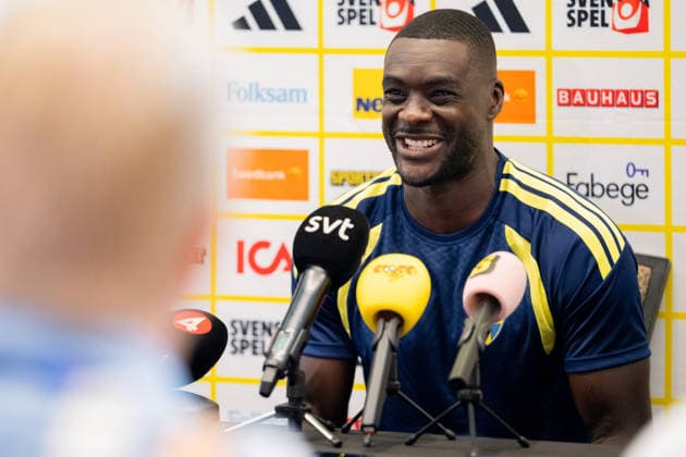 Sport Bilder des Tages 260626 Ken Sema of the Swedish men s national football team in the mixed zone after a training session during day 16 of the FIFA World Cup, WM, Weltmeisterschaft, Fussball 2026 on June 26, 2026 in Dallas. Photo: Petter Arvidson BILDBYRAN kod PA PA1261 fotboll football soccer fotball vm fotbolls-vm fotball-vm fotbolls-vm 2026 fifa world cup 2026 mixed zone sverige sweden sverige a day 16 bbeng *** June 26, 2026: Ken Sema of the Swedish men’s national soccer team in the mixed zone after a training session on Day 16 of the 2026 FIFA World Cup on June 26, 2026 in Dallas. Photo by Petter Arvidson, BILDBYRAN. Code: PA PA1261. soccer, football, soccer World Cup, 2026 FIFA World Cup, mixed zone, Sweden, Sweden A, Day 16 bbeng  Copyright: PETTERxARVIDSON BB260626PA053